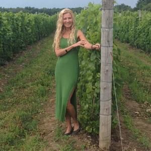 Meet your Posher, Debbie